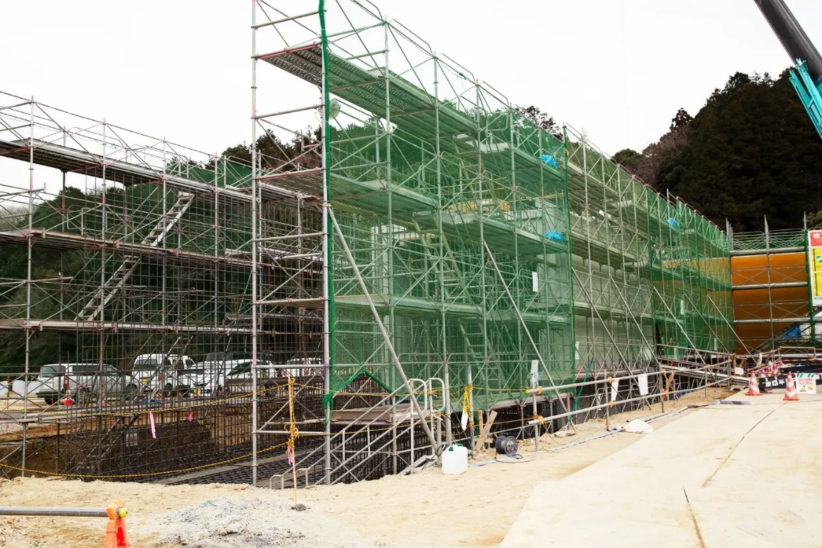 Installation work of the sheet on site