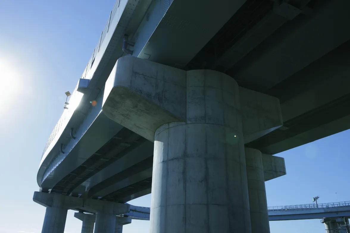 Highway bridge where the sheet has been adopted