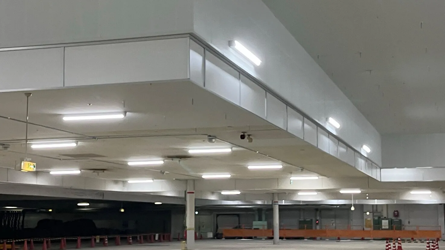 Nonflammable sheet flameproof hanging wall